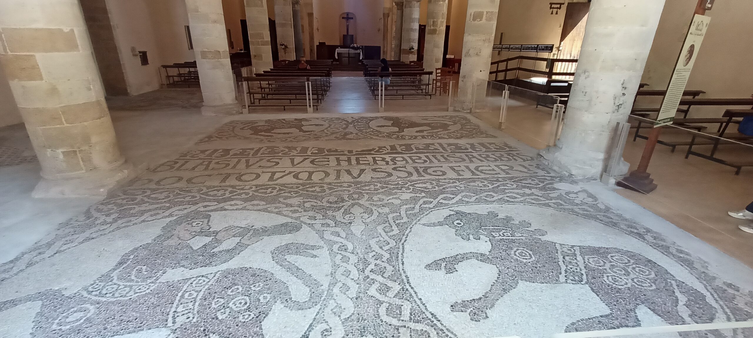 Al momento stai visualizzando Abazia Madonna del Patir e Giganti del Cozzo del Pesco