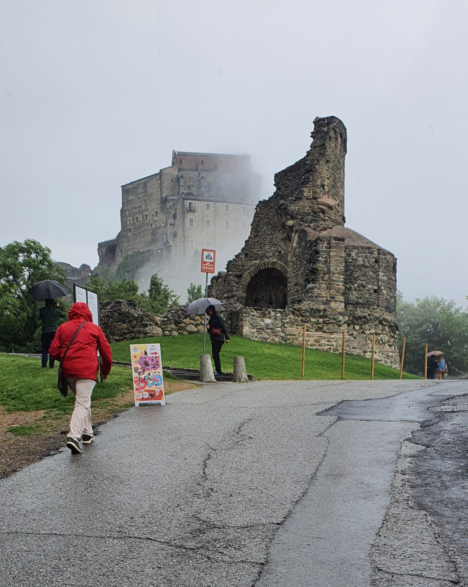 Al momento stai visualizzando Sacra di San Michele